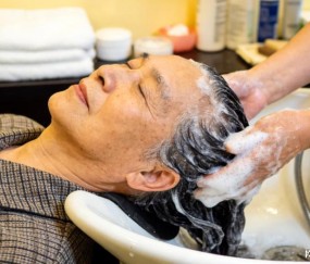 开云娱乐平台-洗头可能影响寿命？医生提醒：60岁以后，牢记洗头“5不要”